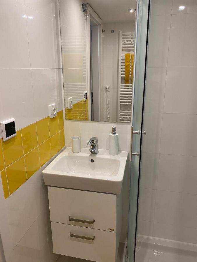 Homelike Prague Apartment Exteriör bild